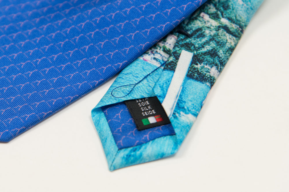 Cravatta Pura Seta | Blu Royal con Logo Rosa & Codino Colorato