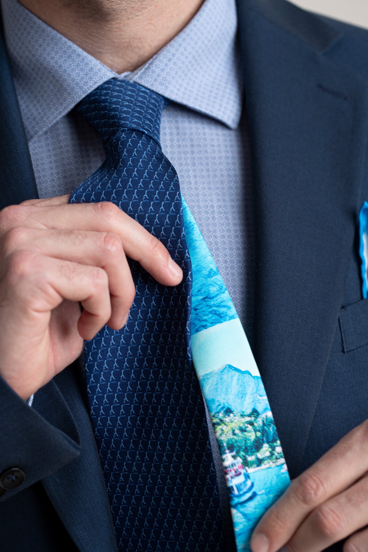 Uomo elegante cravatta stampata Aquadulza
