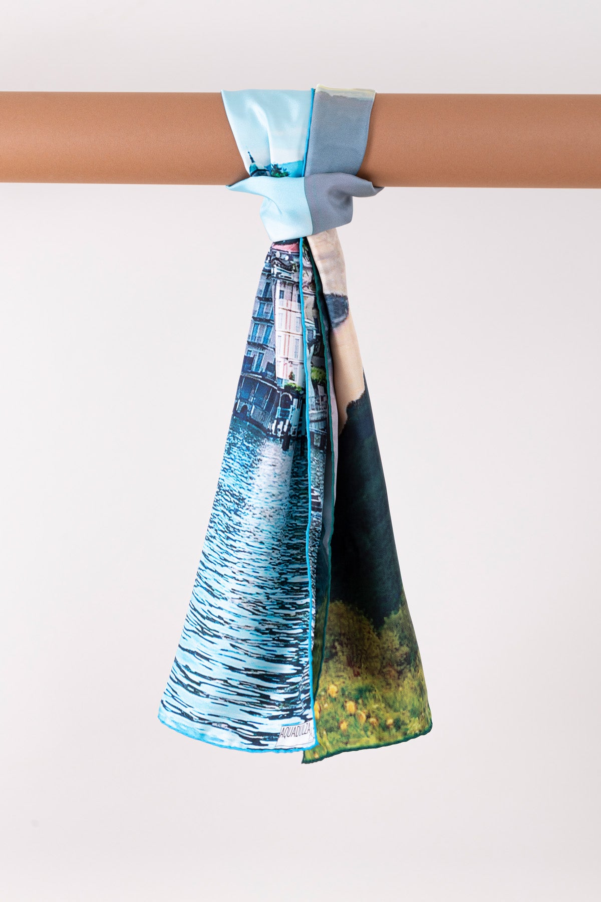 scarf made in como ladies silk handmade Aquadulza Experience