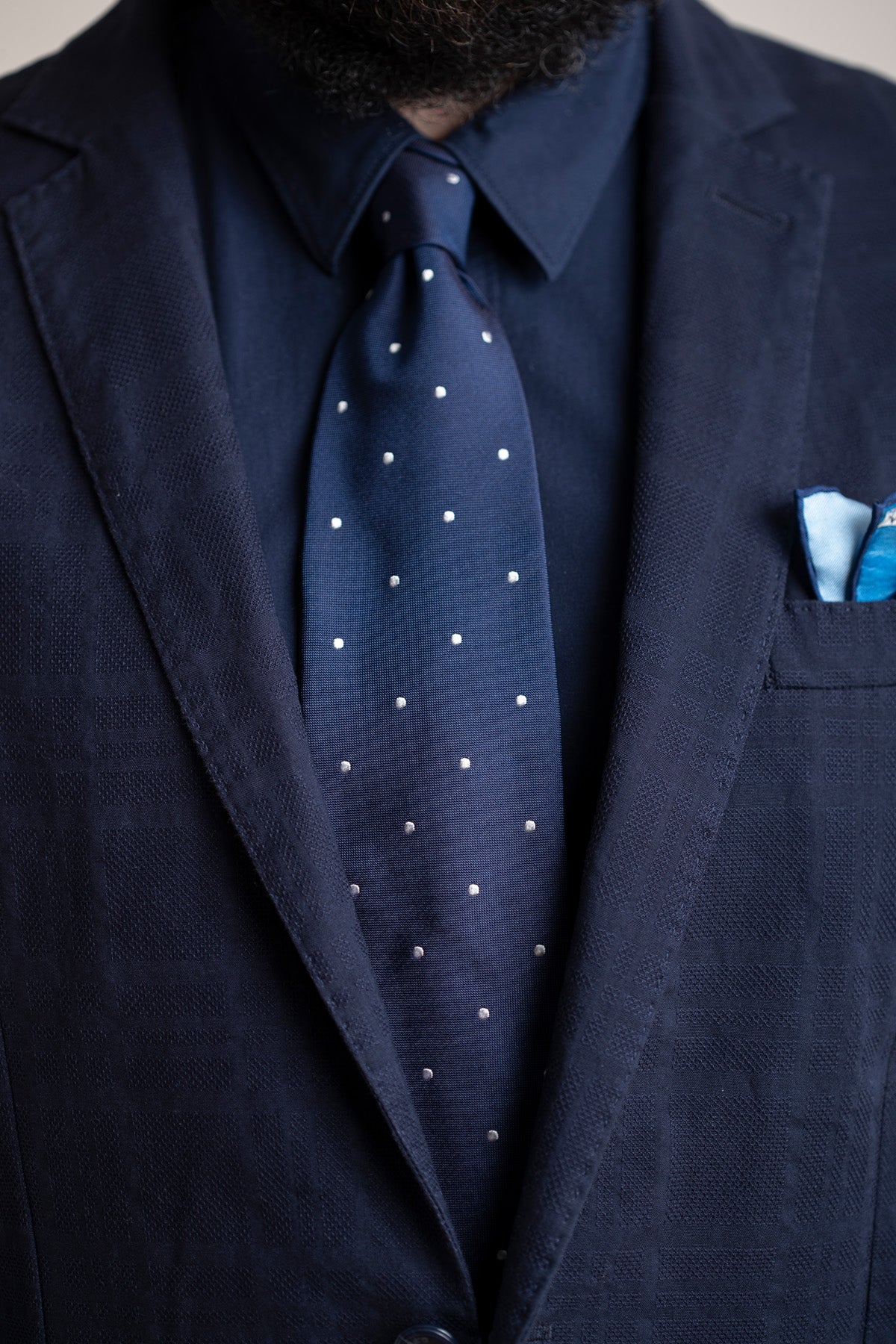 Uomo elegante cravatta seta pois Aquadulza